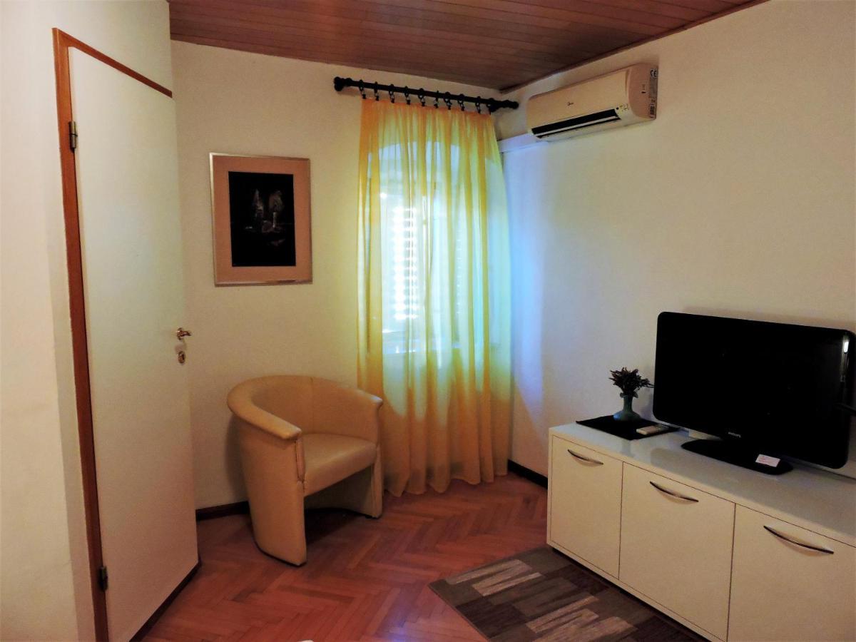 Bruno Split Centre Apartment And Room Bagian luar foto