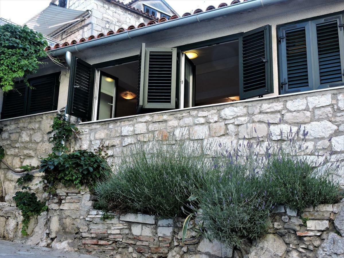Bruno Split Centre Apartment And Room Bagian luar foto