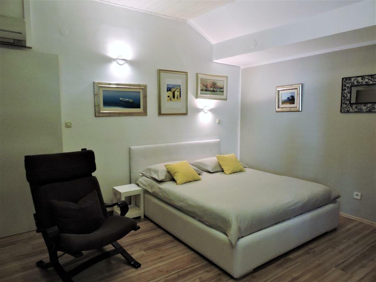 Bruno Split Centre Apartment And Room Bagian luar foto